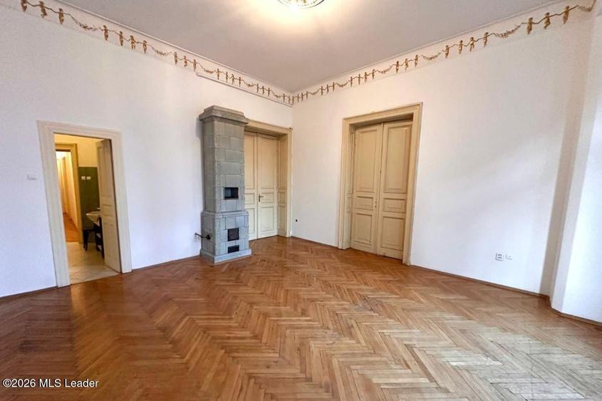 B-dul Carol Nr. 59, 219 mpu, 8 Camere, Etaj 1 din 3, Balcoane 11 mp! - 12