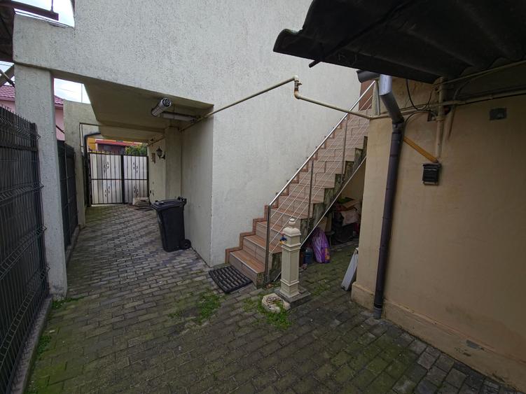 Casă individuală renovabila si spațiu comercial P+1  Zona Coiciu - 18
