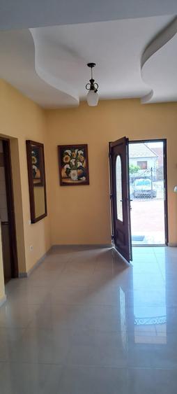 Casa spatioasa cu curte si gradina, Orasul Avrig - 14