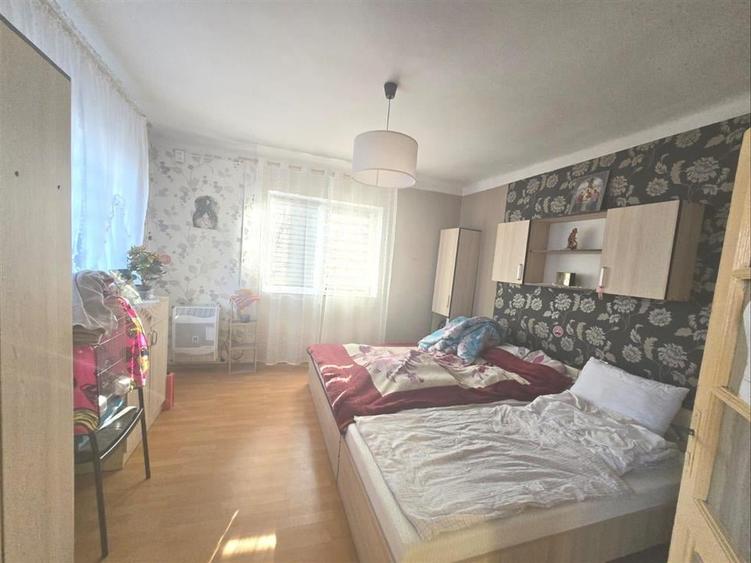 Casa de vanzare in zona centrala Oltet - 5