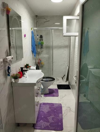 Schimb casa cu apartament 3 camere - 1