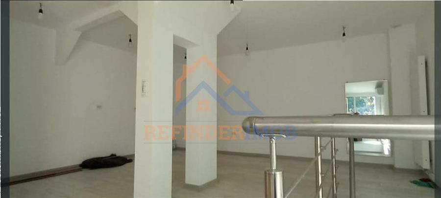 Casa P+1E+M (spatiu comercial inclus) sector 4 - 6