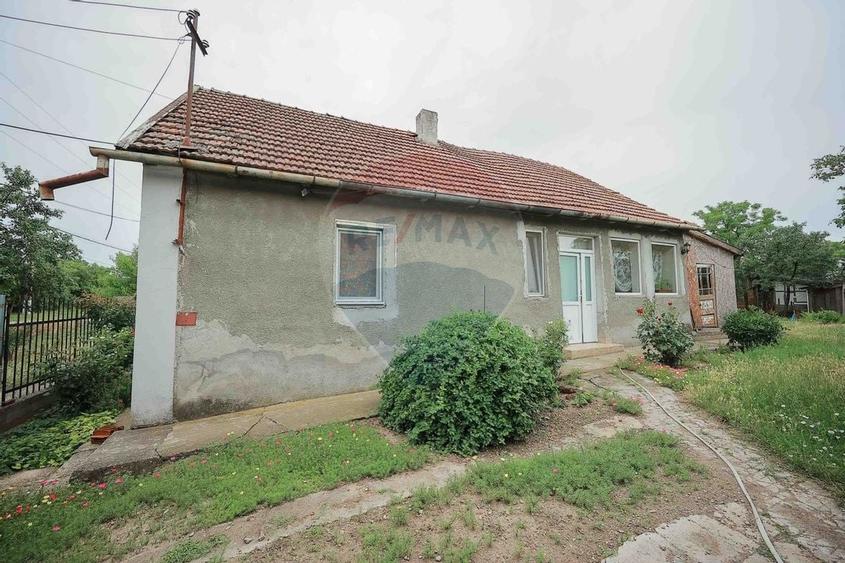De vanzare casa cu 3 camere si teren 3205 mp in Sannicolau Roman - 8
