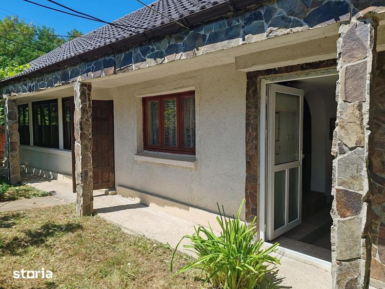 Casă cu 3 camere cu Teren 857 Mp în Valea Adâncă