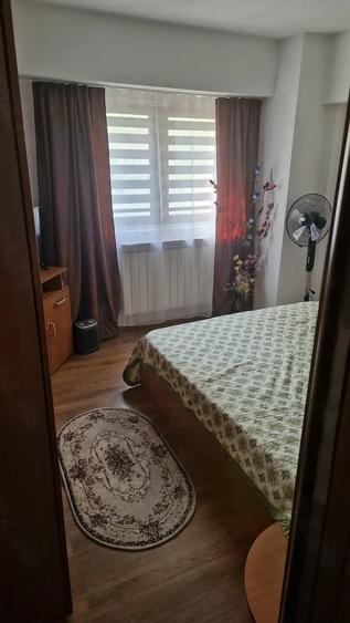 Apartament cu 3 camere decomandat, mobilat în Moșilor