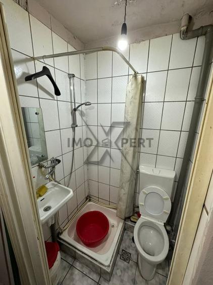 Chirie Garsoniera 22mp, baie, bucatarie zona Dambu Rotund - 4