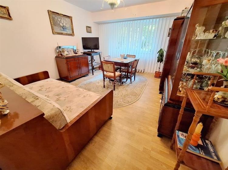 Apartament 2 camere decomandat , zona Central