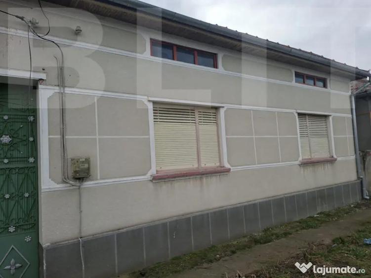 Casa de vanzare, 4 camere, 140 mp - in Costiu - 1