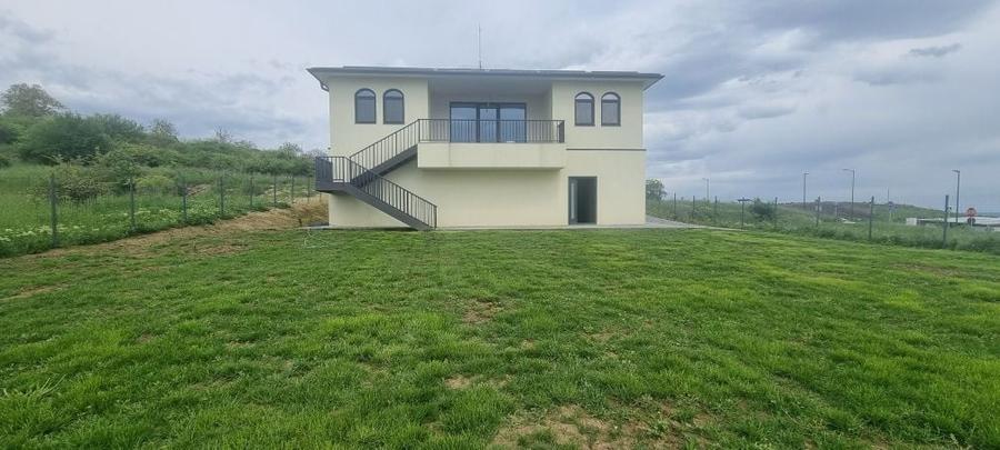 De inchiriat (vanzare) casa pe Valea Fanatelor 300 mp - 4