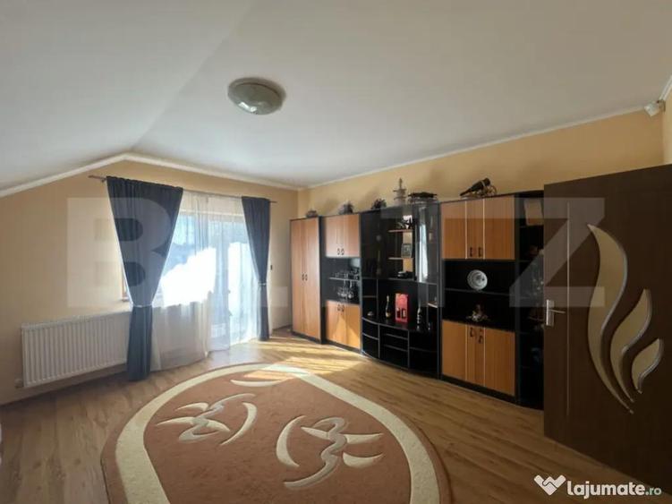 Casa spa?ioasa cu etaj, teren generos ?i livada, Zona P - 9