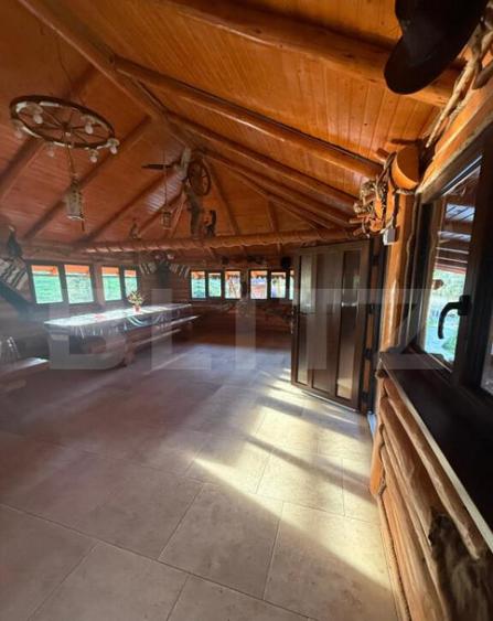 Cabana din lemn rotund, 2 camere, 140 mp, teren 2800 mp, Pal - 15