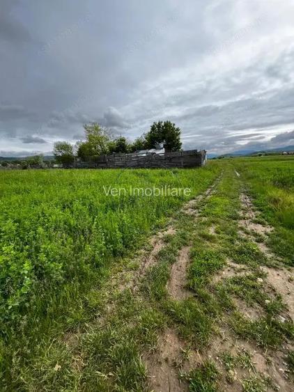 Teren extravilan de vanzare 2.800 mp, Livezile, jude?ul Bistri?a-Nasaud