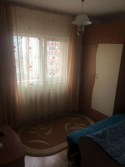 Apartament cu 3 camere + 2 grupe sanitare - 1