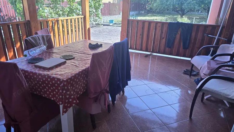 Vand proprietate in Deva. zona Ceangai, compusa din 2 case de locuit, constructii din anul 2003 - 10