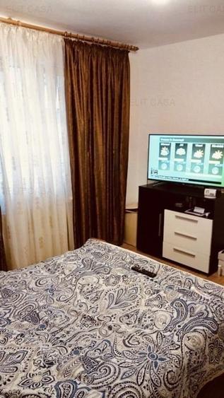 Apartament 2 camere, decomandat, zona Nicolina, etaj 1/4 - 1