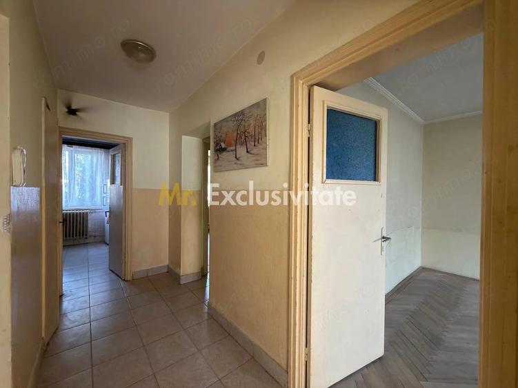 Apartament cu 3 camere decomandat în Calea București