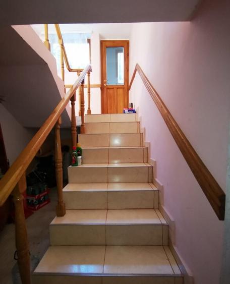 Semicentral, vila 2005, 220 MP + 350 mp teren total - 2