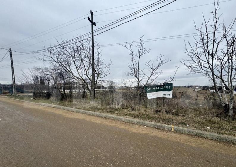 Teren intravilan pretabil industrial, 3600 mp, front 22,03 m