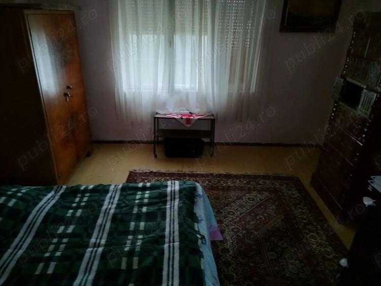 Casă cu 5 camere în Racovița
