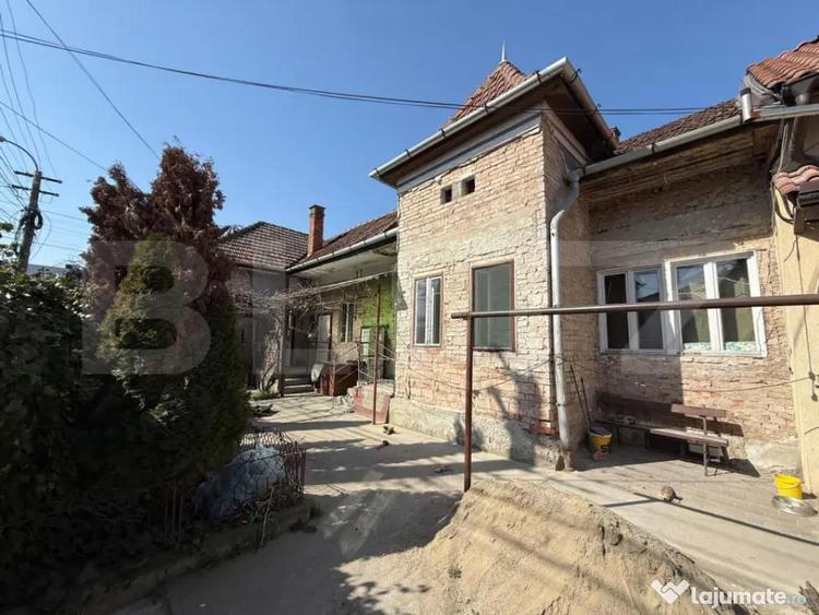 Proprietate de vanzare, 157 mp, 278 mp teren, zona Semi-cent - 1