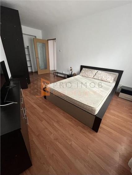 Apartament 2 camere cf 1 decomandat zona Centru