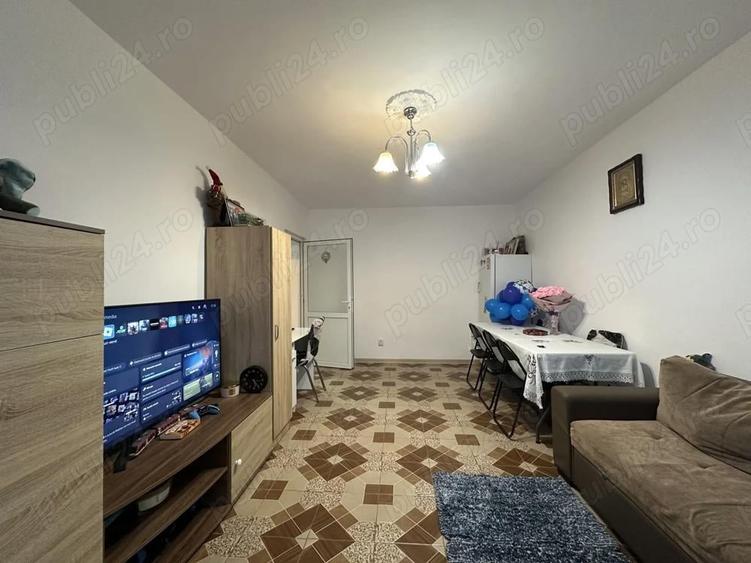 Agentia imobiliara VIGAFON vinde apartament 3 camere Democratiei - 2