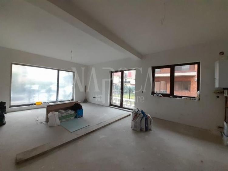 Casa 4 camere de vanzare in Floresti - 2