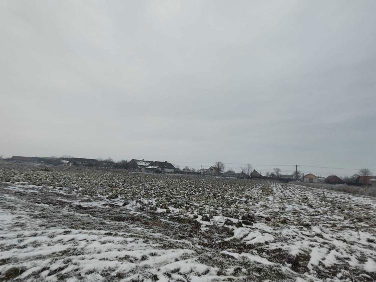 Vanzare teren intravilan - 1