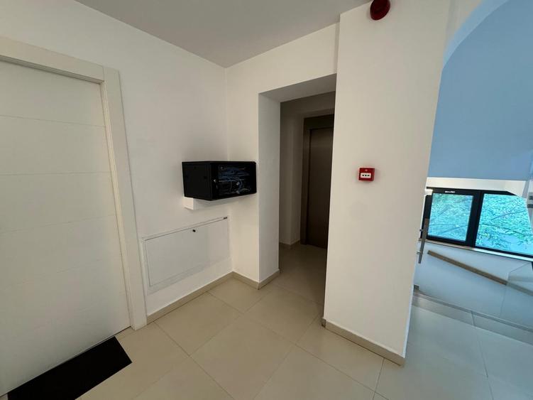 Inchiriere camera 28mp cladire de birouri D+P+3+M lift Titulescu Piata Victoriei - 3