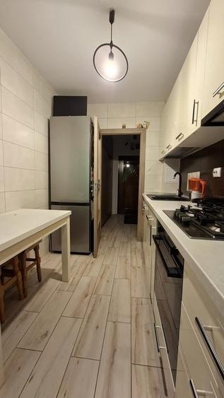 Iasi, Podu Ros, apartament 2 camere complet renovat, 53 mp, etaj 1/10 - 12