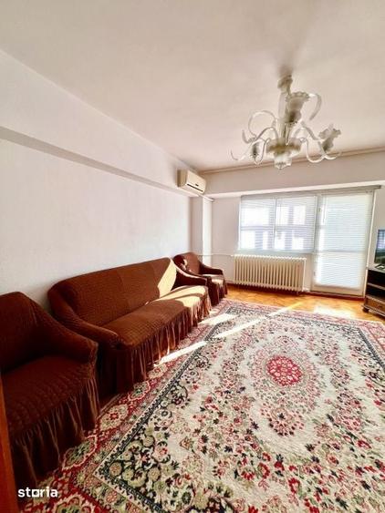 Apartament cu 4 camere decomandat în Centrul Civic
