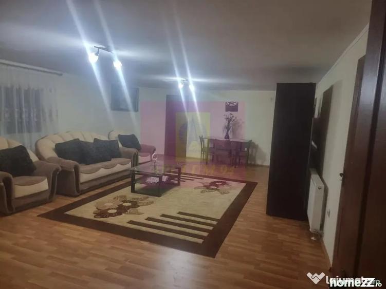 Casă cu 7 camere cu Teren 1500 Mp în Islaz