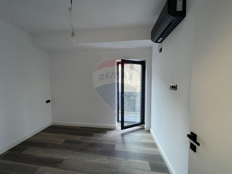 Casă cu 3 camere cu Teren 150 Mp în Muncii