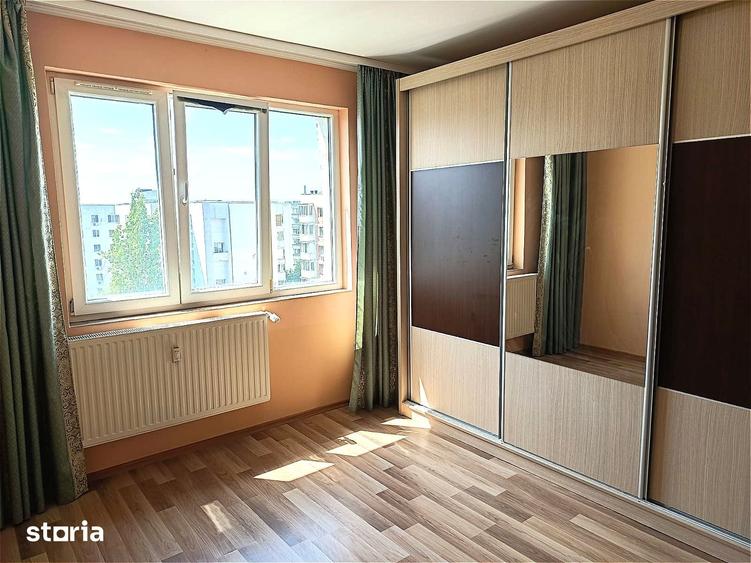 Apartament cu 2 camere decomandat în Titan