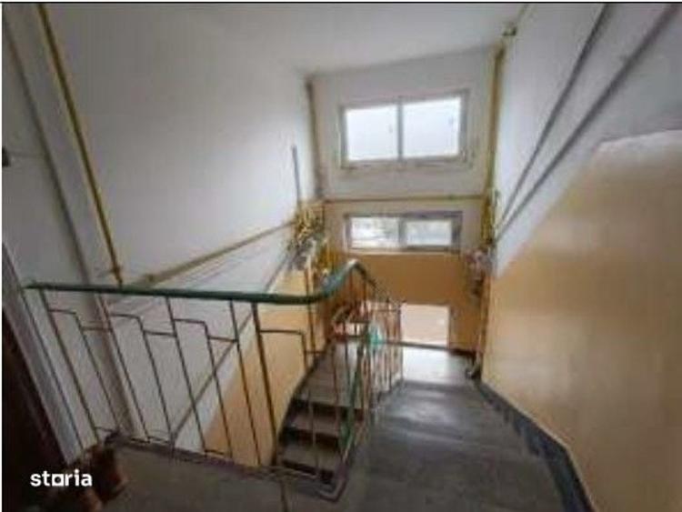 Apartament cu 3 camere în Brătianu