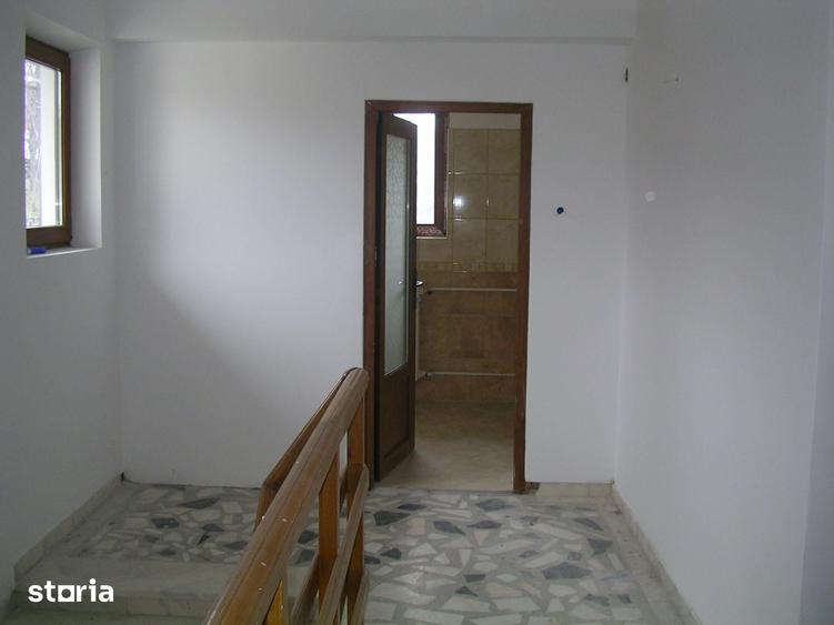 Casă cu 6 camere cu Teren 522 Mp în Central