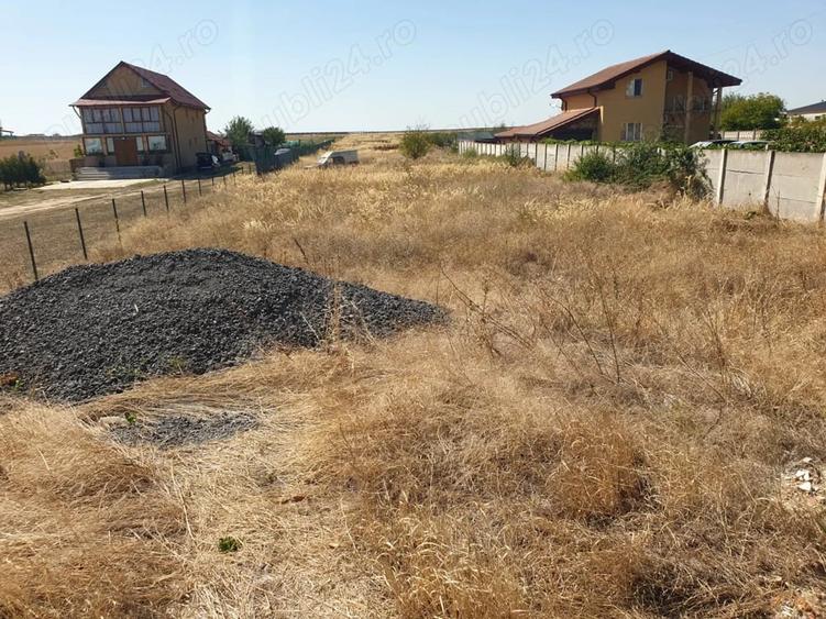 Teren de 4370 mp, în Coșoveni