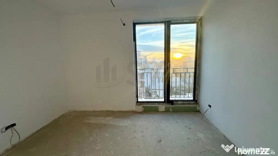 Apartament cu 4 camere decomandat în Dacia