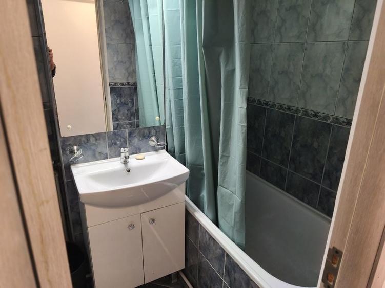 Inchiriez Apartament 2 Cam.Ultracentral Zona Ramada Decomandat - 5