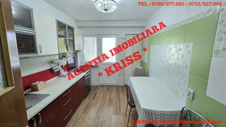 Apartament cu 4 camere decomandat în Central