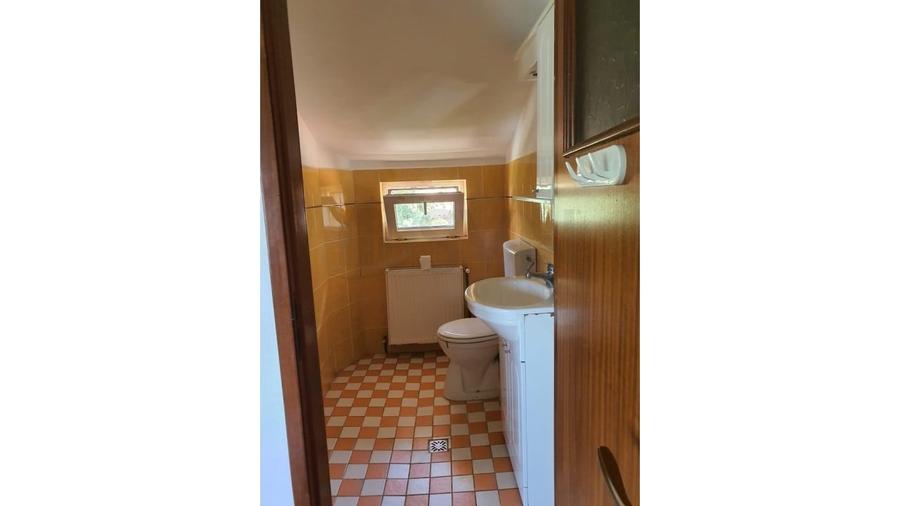 Casă individuală cu 5 camere cu Canalizare în Casin