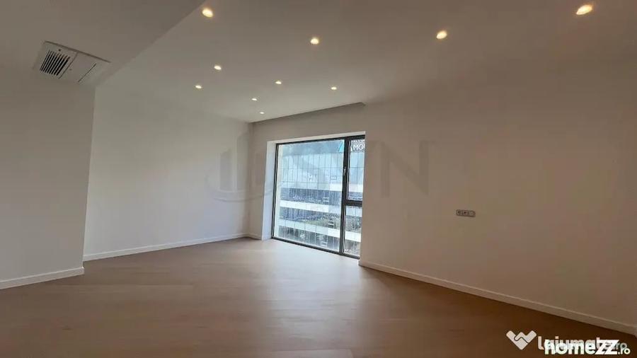 Apartament cu 3 camere decomandat în Aviației