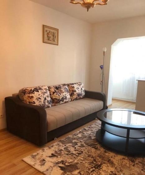 Apartament cu 2 camere semidecomandat în Olteniței