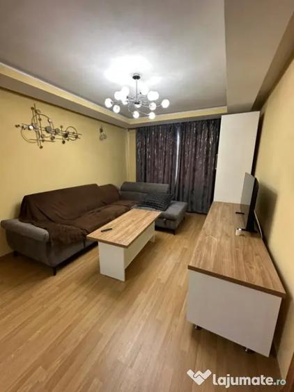 Apartament cu 4 camere decomandat în Central