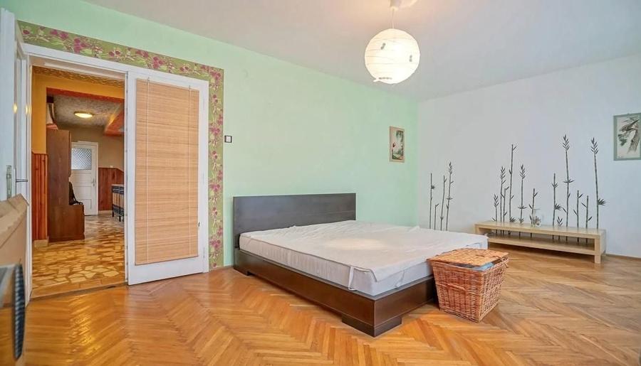 Casă cu 4 camere în Turcheș