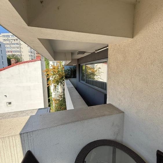 Apartament cu 3 camere decomandat în Banu Manta