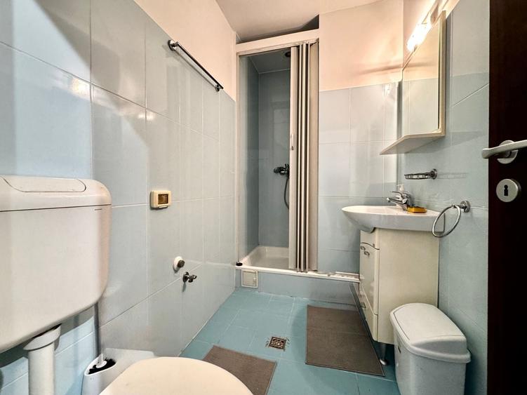 Apartament cu 2 camere semidecomandat, mobilat în Central