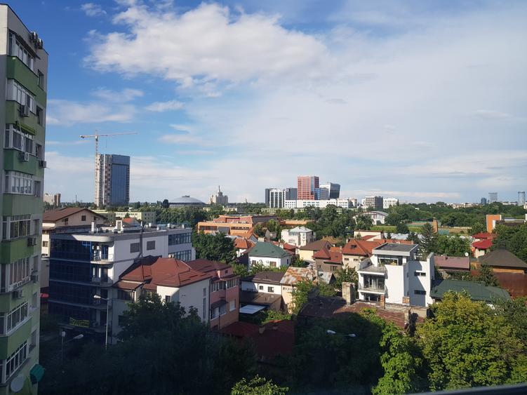 Apartament cu 2 camere semidecomandat în Domenii