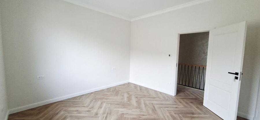 Duplex cu 4 camere cu Canalizare în Dumbrăvița