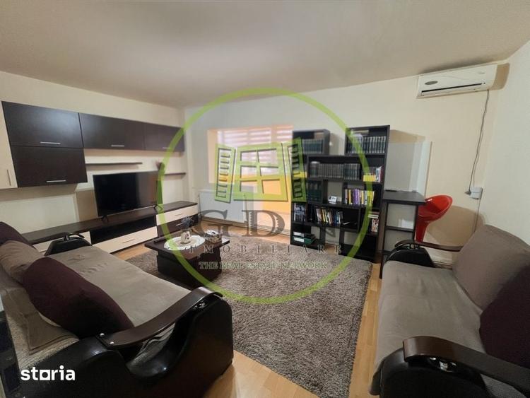 Apartament cu 3 camere decomandat, mobilat în Cornitoiu